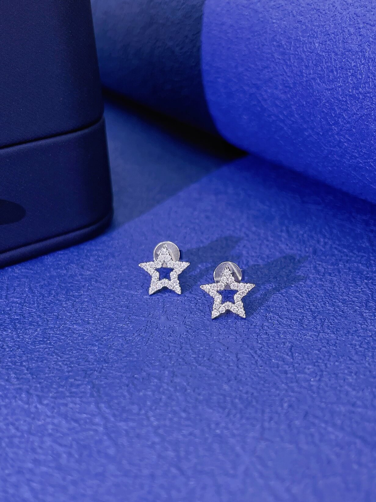 Star shaped lab grown diamond earrings stud