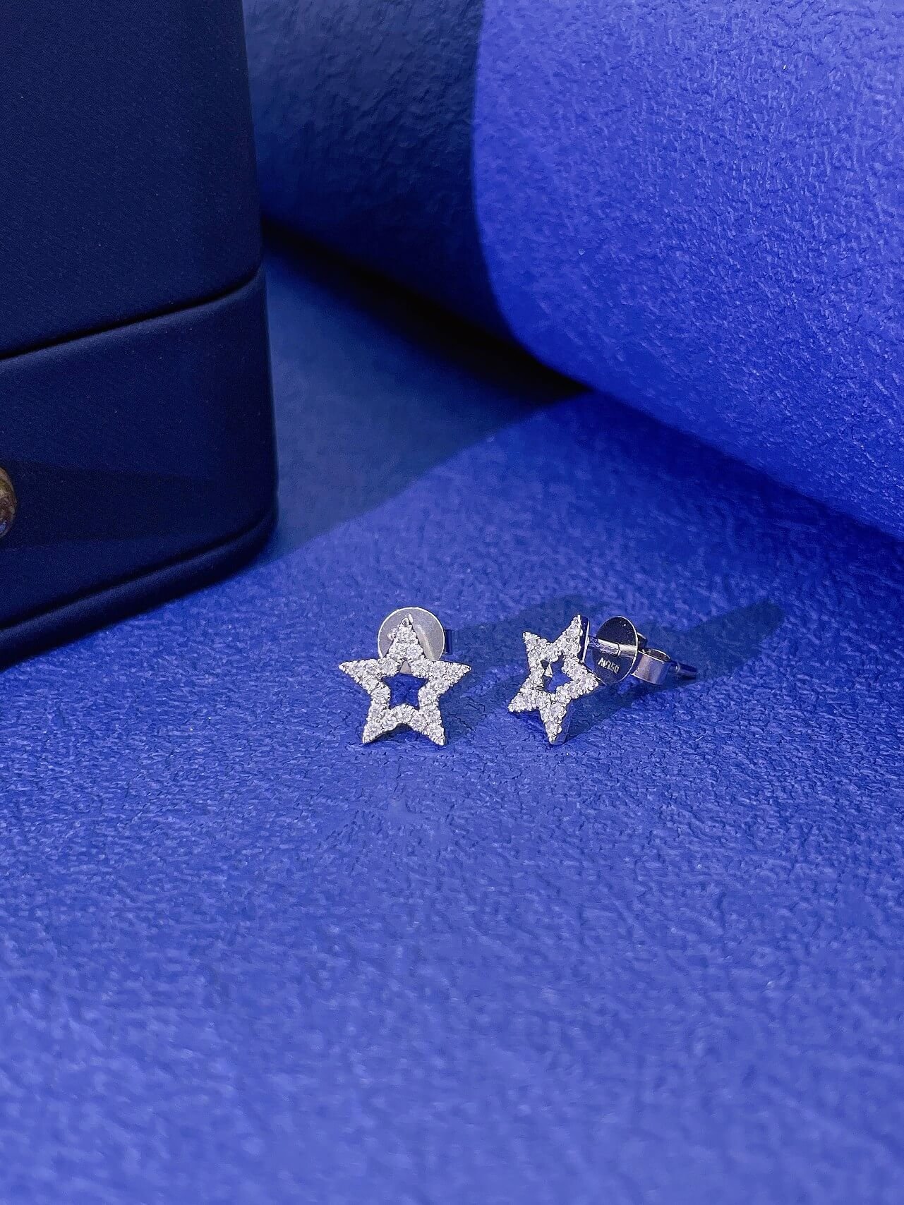 Star shaped lab grown diamond earrings stud