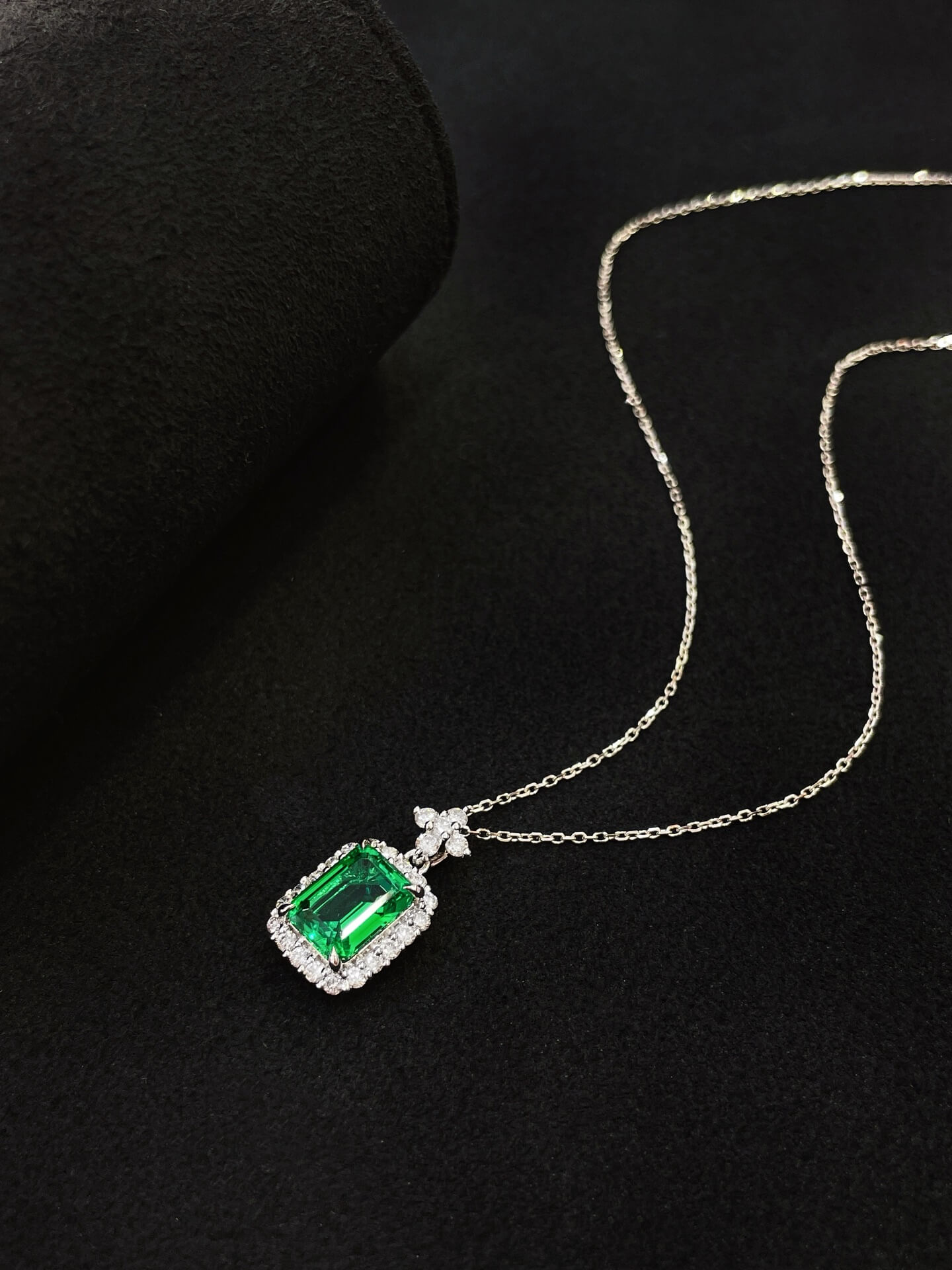 Halo setting emerald cut lab grown emerald pendant necklace 02
