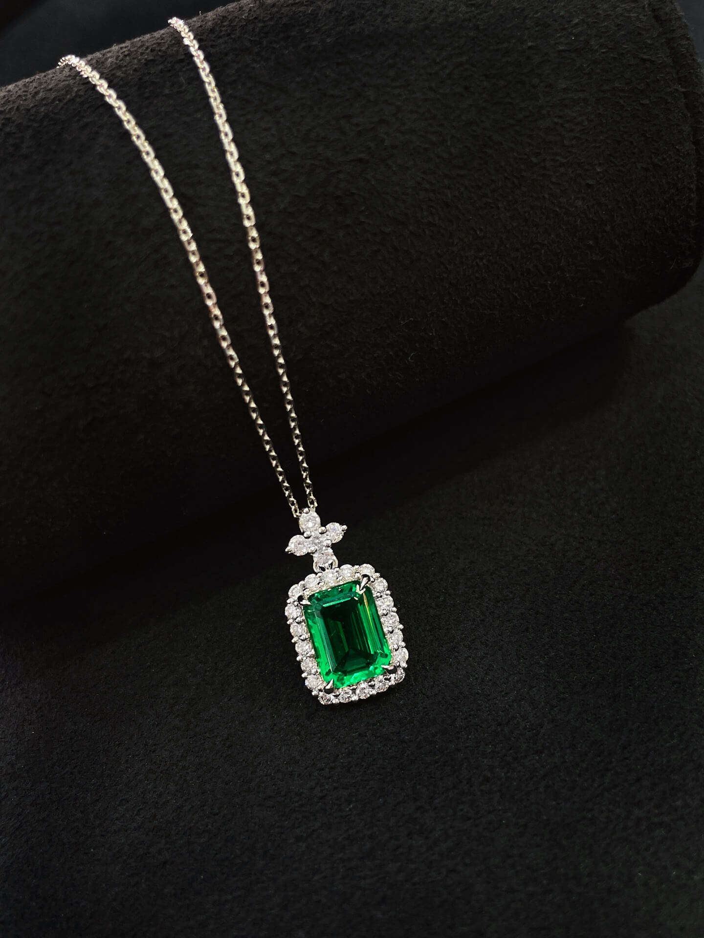 Halo setting emerald cut lab grown emerald pendant necklace 02