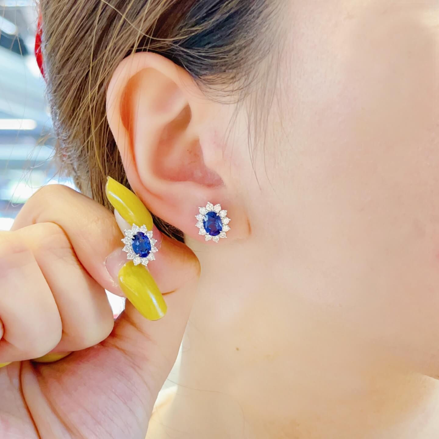 Halo setting oval cut lab grown sapphire earrings stud 01 Halo setting oval cut lab grown sapphire earrings stud 01