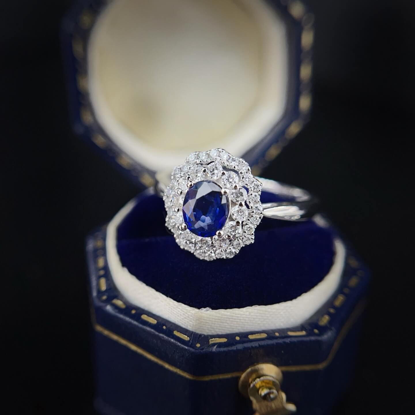 Halo setting oval cut lab grown sapphire engagement ring 03 Halo setting oval cut lab grown sapphire engagement ring 03