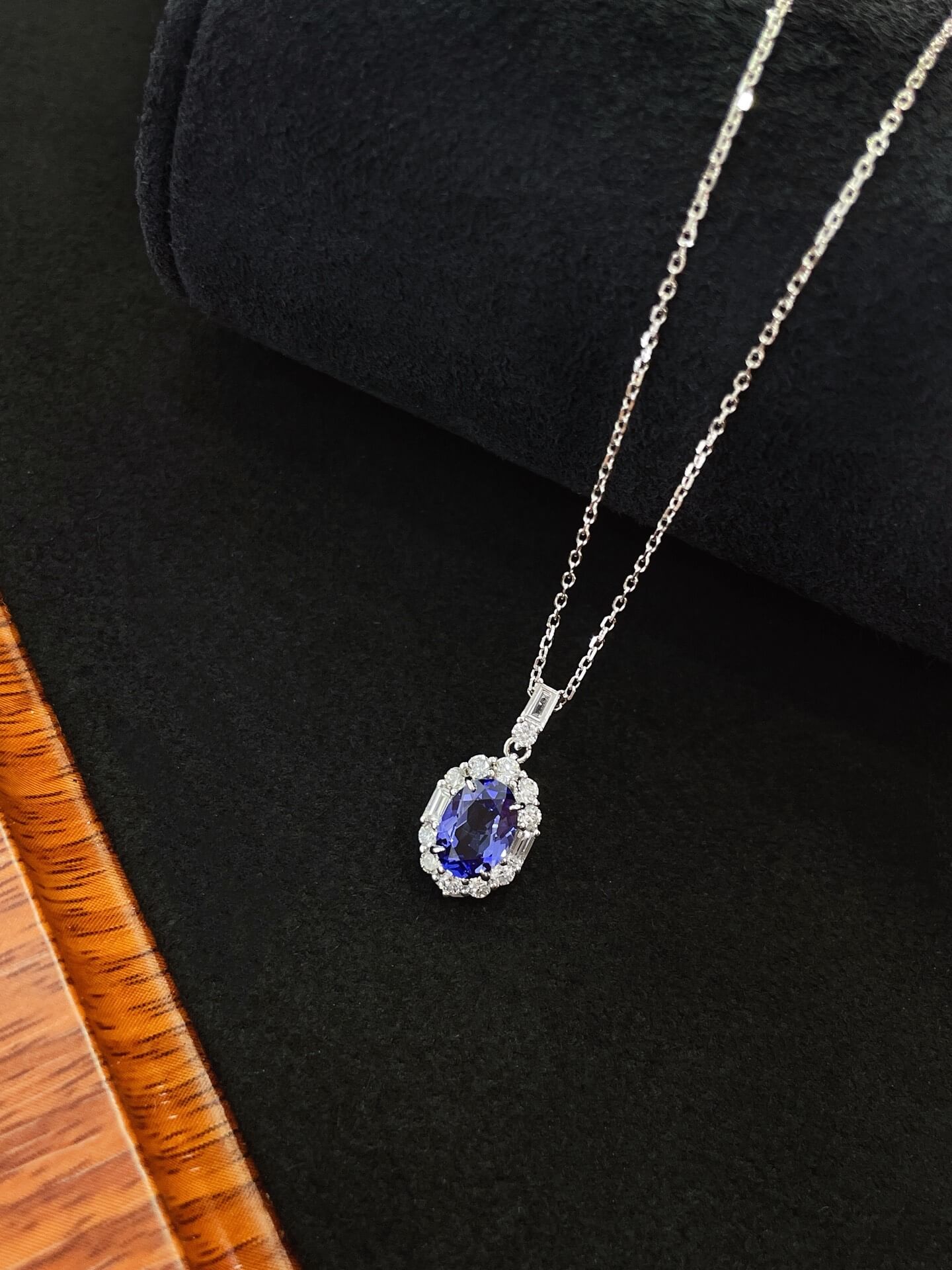 Halo setting oval cut lab grown sapphire pendant necklace 03 Halo setting oval cut lab grown sapphire pendant necklace 03
