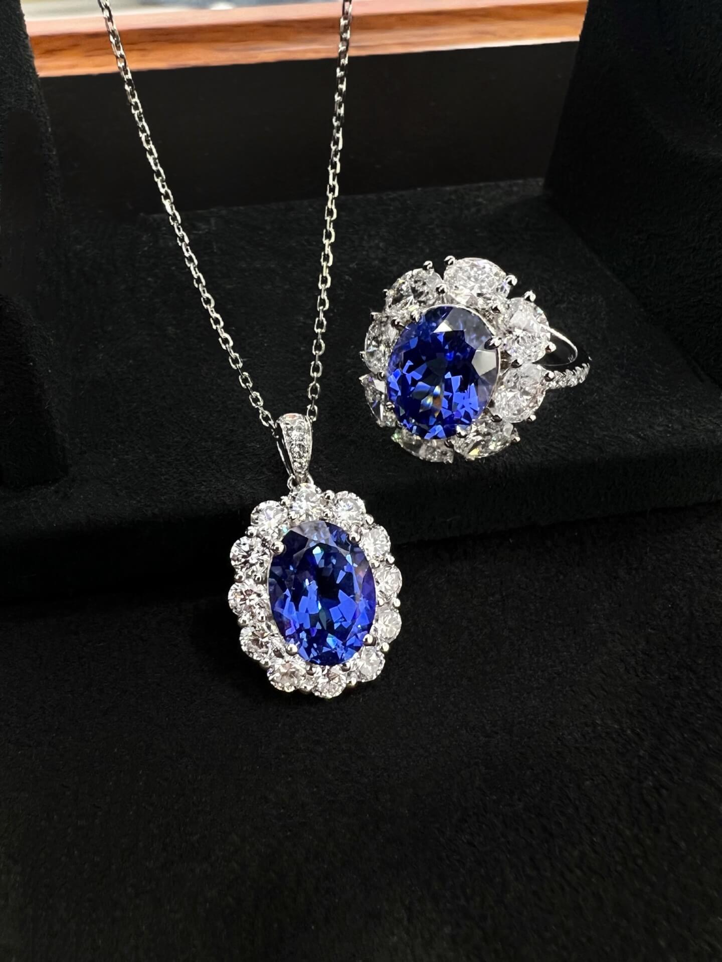 Halo setting oval cut lab grown sapphire pendant necklace 02 Halo setting oval cut lab grown sapphire pendant necklace 02