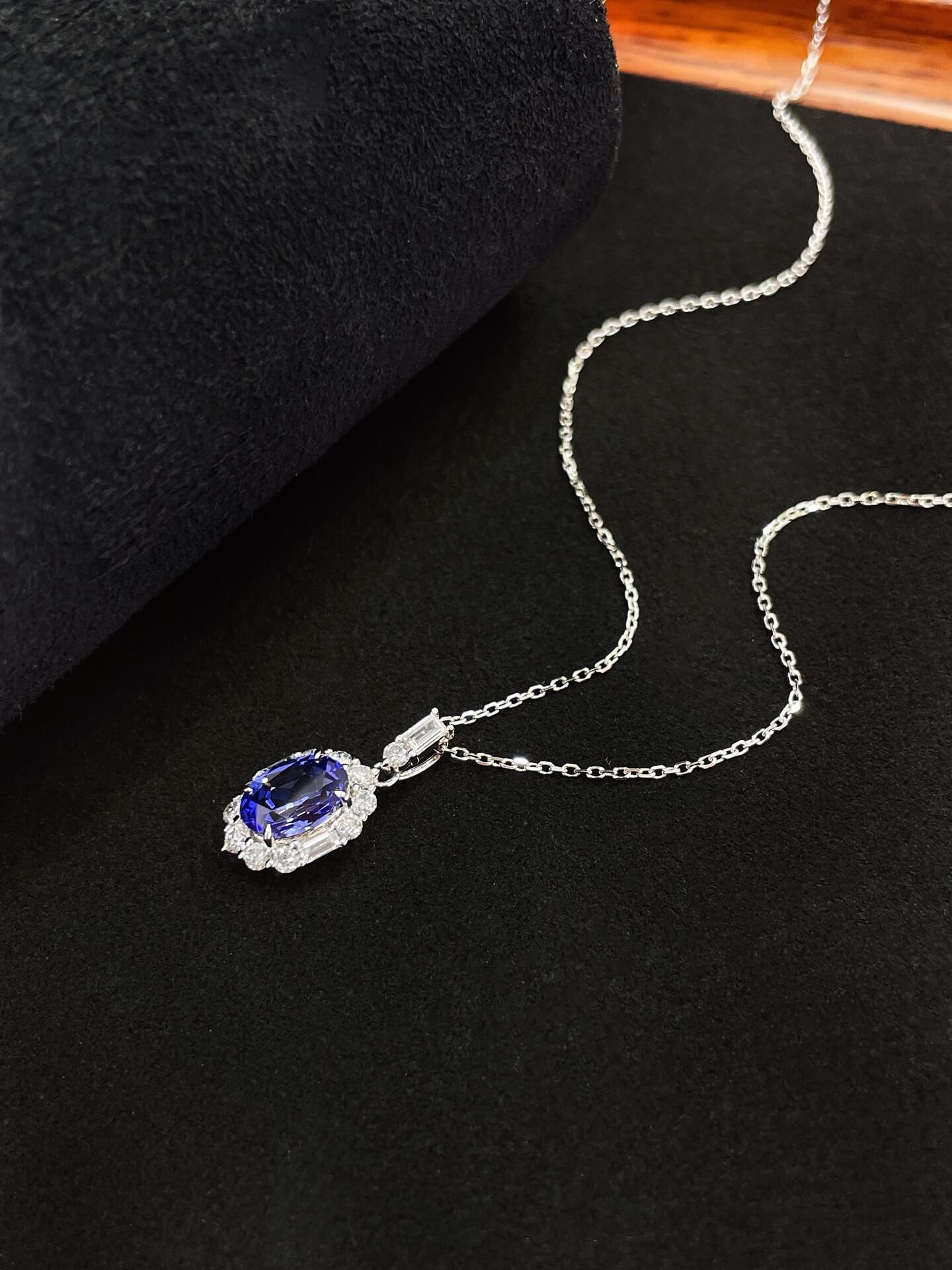 Halo setting oval cut lab grown sapphire pendant necklace 03 Halo setting oval cut lab grown sapphire pendant necklace 03