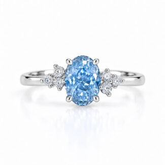 Anillo de compromiso con diamante azul cultivado en laboratorio de talla ovalada