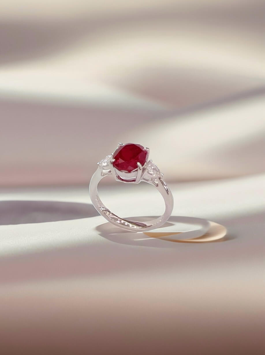 Oval cut lab grown ruby three stones engagement ring Oval cut lab grown ruby three stones engagement ring