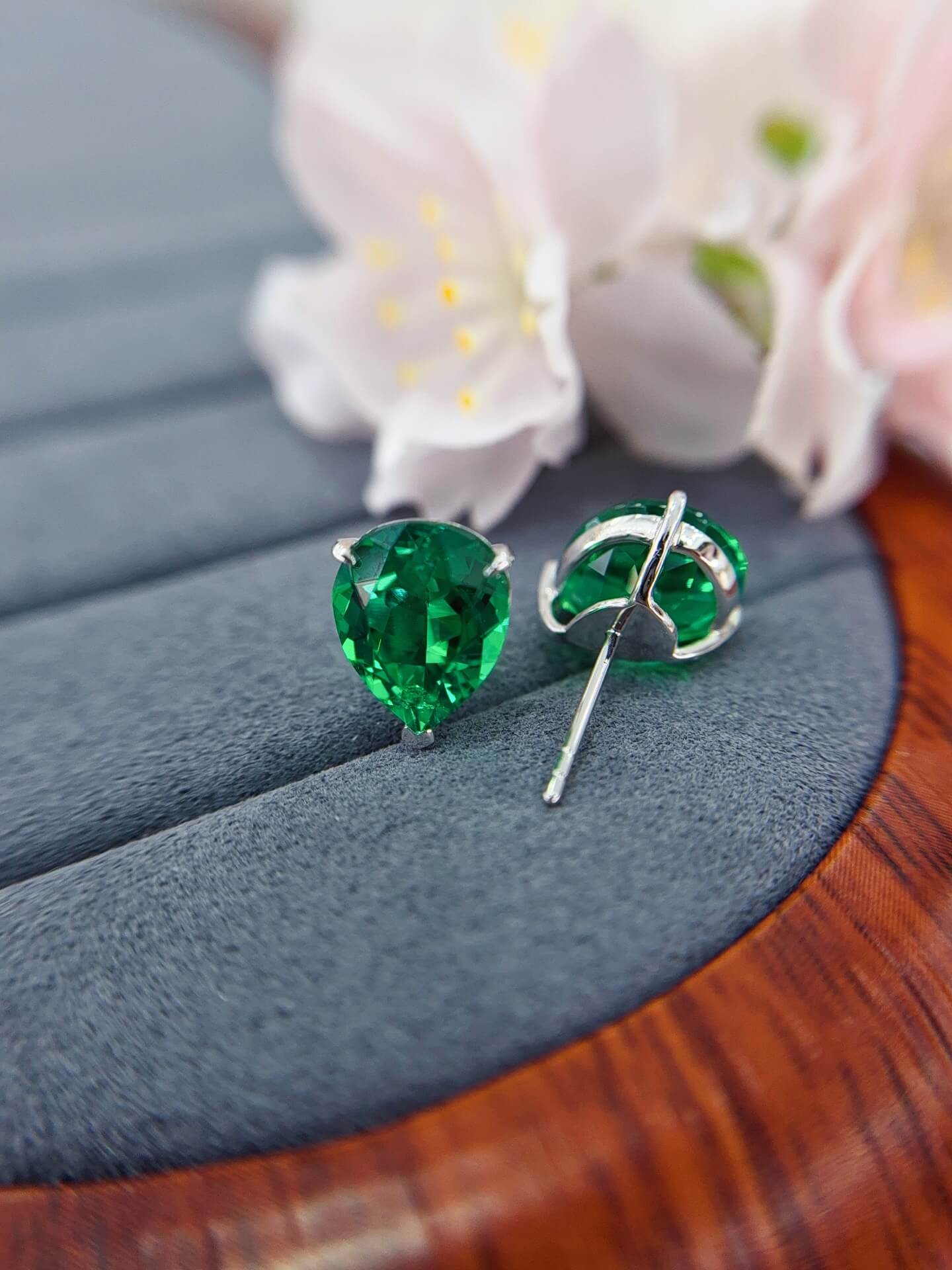 Pear cut lab grown emerald earrings stud Pear cut lab grown emerald earrings stud
