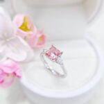 Princess cut lab grown pink diamond three stones engagement ring 4 Princess cut lab grown pink diamond three stones engagement ring